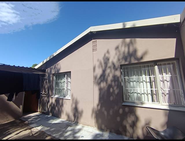 10 BEDROOM HOUSE FOR SALE IN BRANDWAG